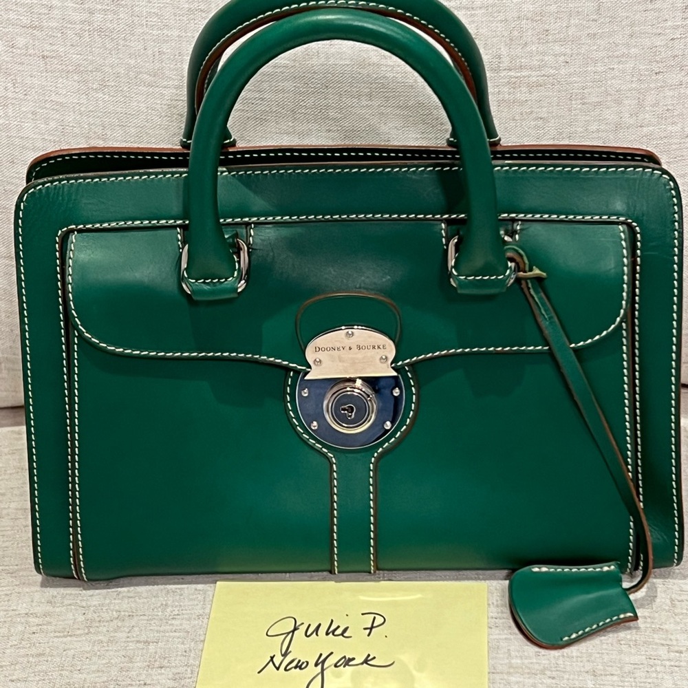 💚 SOLD💚Dooney & Bourke Alto  MB462 Front Pocket Satchel in Rare Emerald